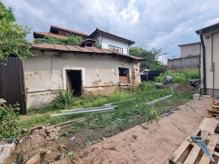 Teren Eroii Revolutiei 159 mp cu casa veche - 12