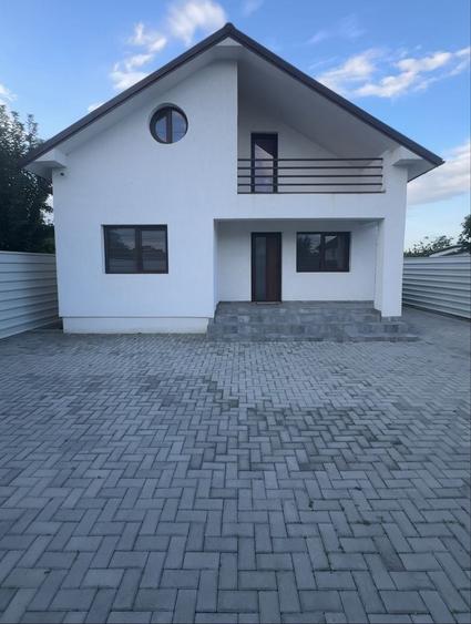 Casă cu 3 camere în Golești