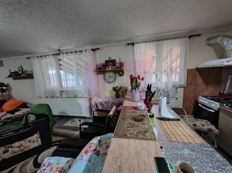 Casă individuală cu 3 camere cu Canalizare în Câmpurelu