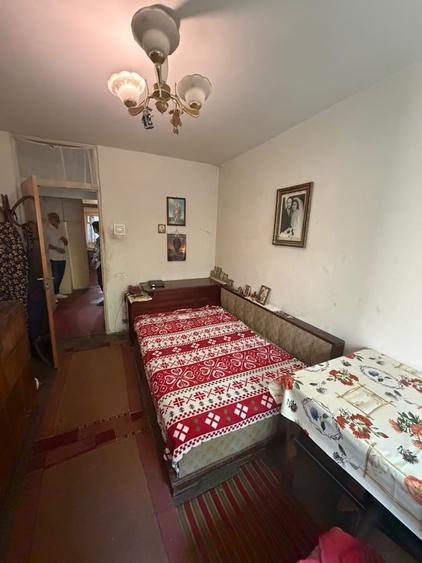 Apartament cu 3 camere decomandat în Tineretului