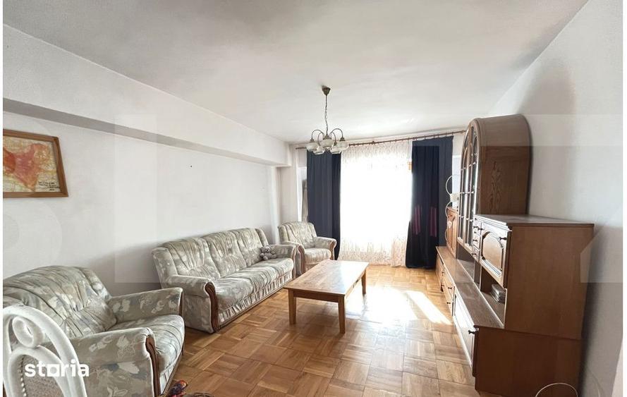 Apartament cu 3 camere decomandat în Central