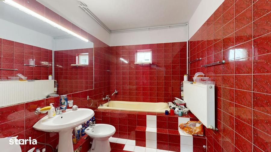 Casă cu Teren 337 Mp în Dămăroaia