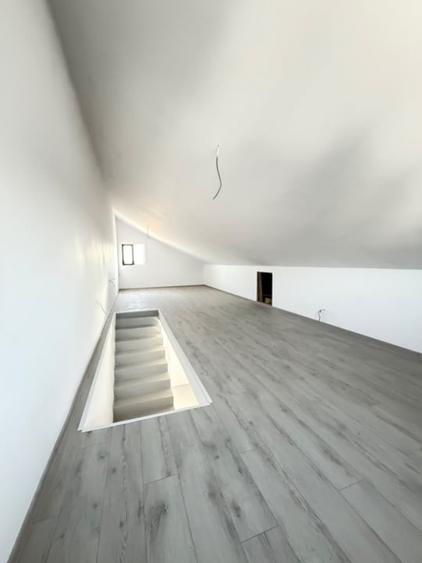 Duplex cu 5 camere cu Canalizare în Bragadiru