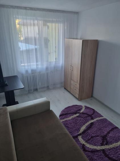 Garsonieră decomandată în Central