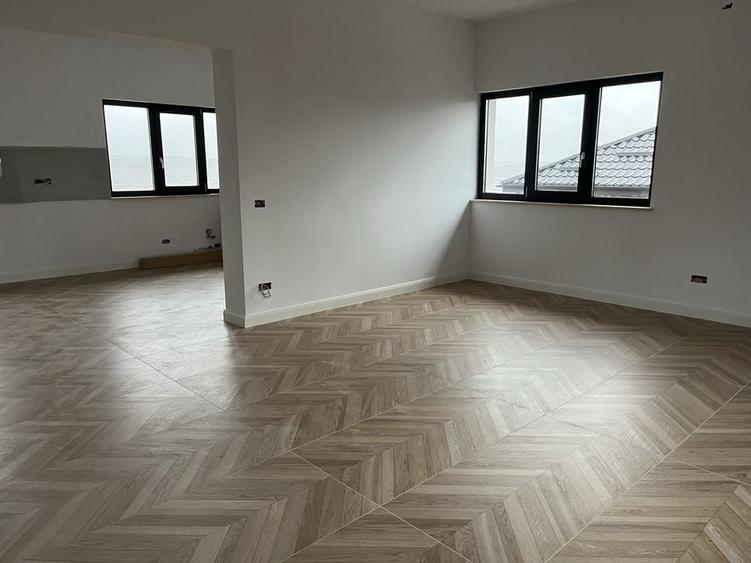 Casă cu 4 camere în Valea Lupului