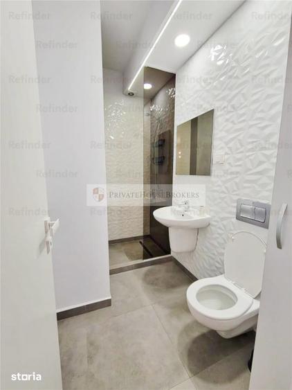 Apartament cu 3 camere semidecomandat în Central