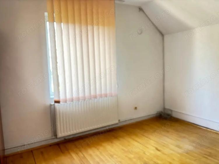 Casă cu 5 camere cu Teren 600 Mp în Aradului