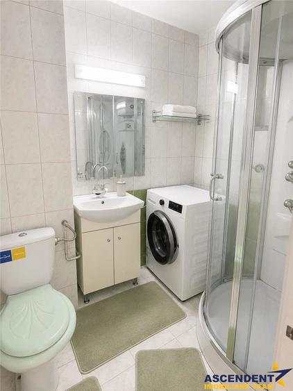 Apartament cu 3 camere decomandat în Libertății