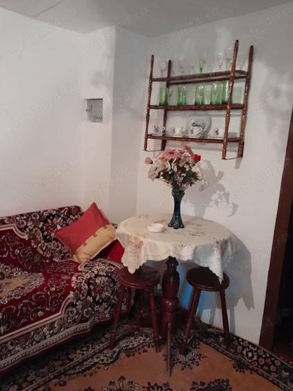 Casă cu 2 camere în Bălteni