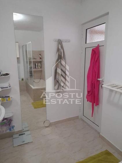Casă cu 3 camere cu Canalizare în Central