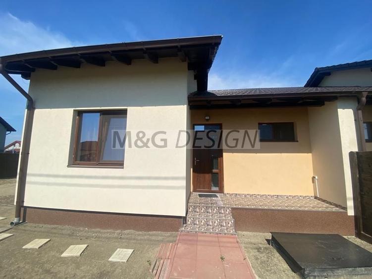 Duplex cu 3 camere cu Canalizare în Moșnița Veche