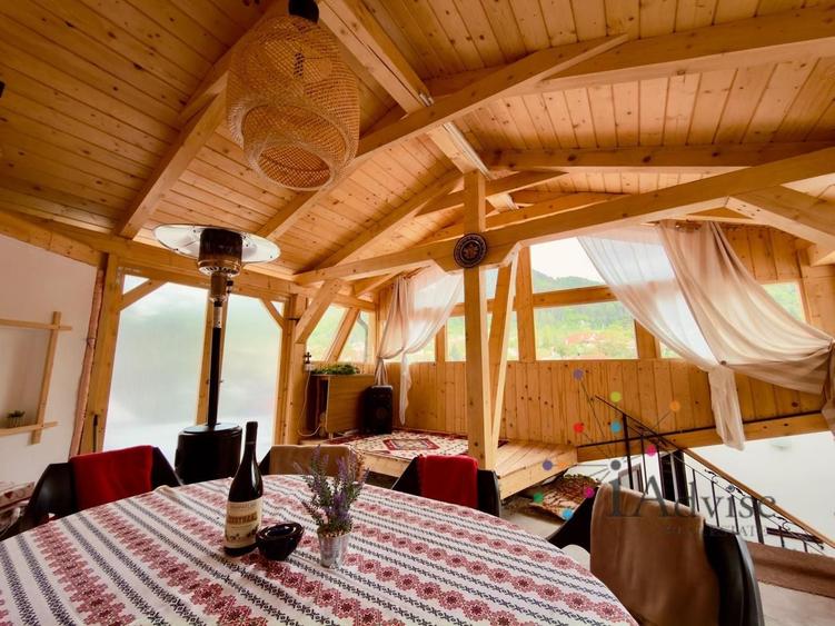 Apartament cu 4 camere semidecomandat în Schei