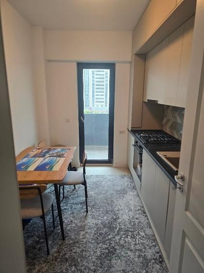 Apartament cu 3 camere decomandat, mobilat în Tătărași