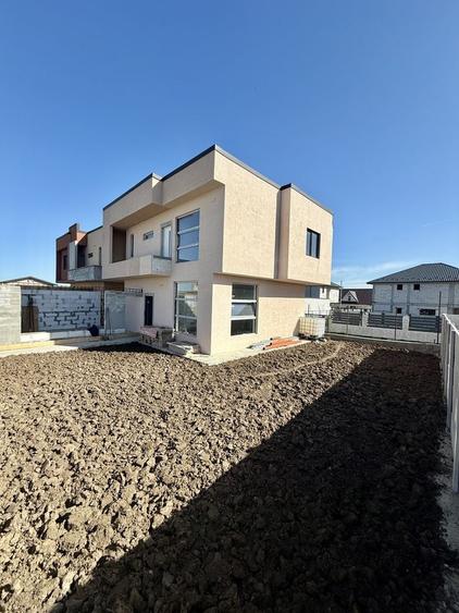 Casă cu 4 camere în Valu lui Traian