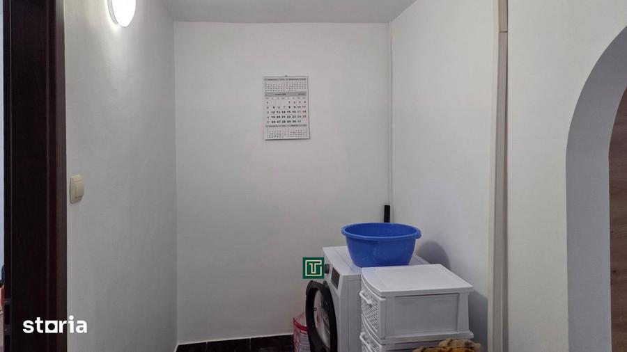 Apartament cu 3 camere decomandat, mobilat în Girocului