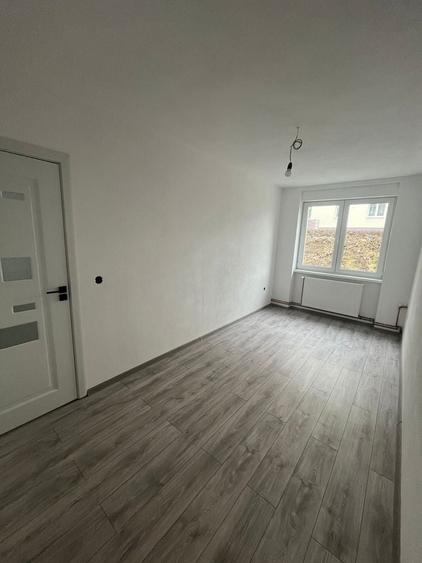 Apartament cu 3 camere decomandat în Gălăuțaș