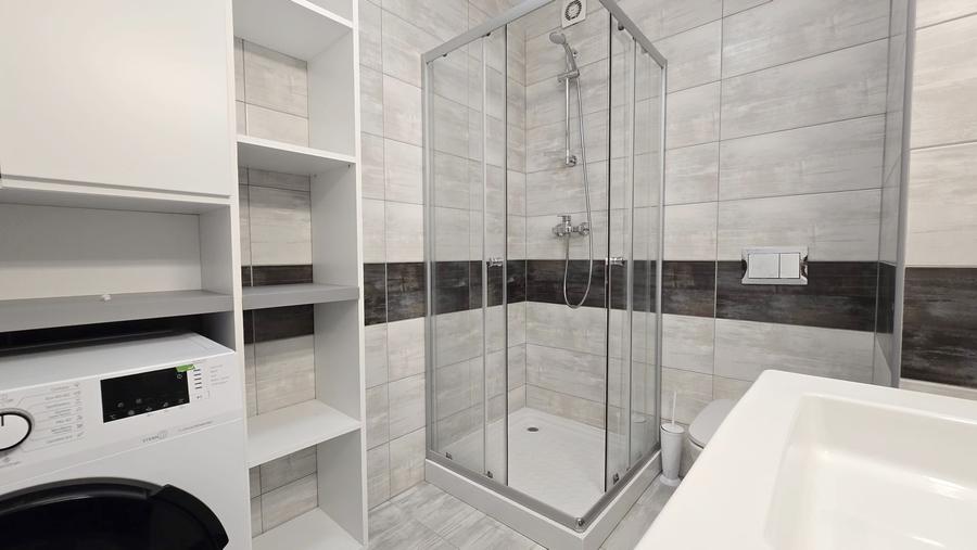 Apartament cu 3 camere decomandat în Iancu Nicolae