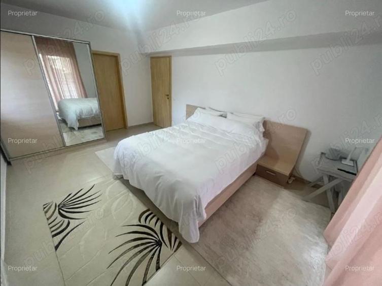 Apartament cu 3 camere decomandat în Neptun