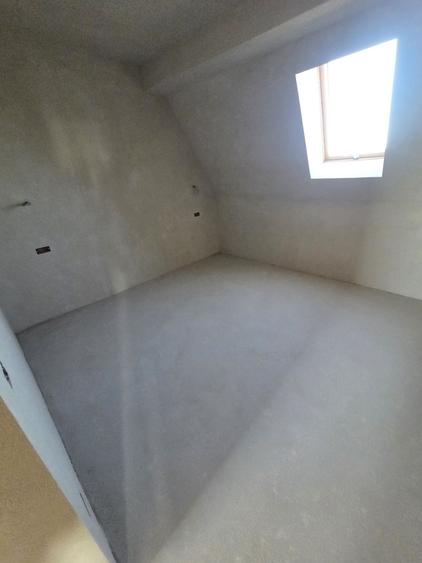 Apartament cu 3 camere decomandat în Exterior Vest