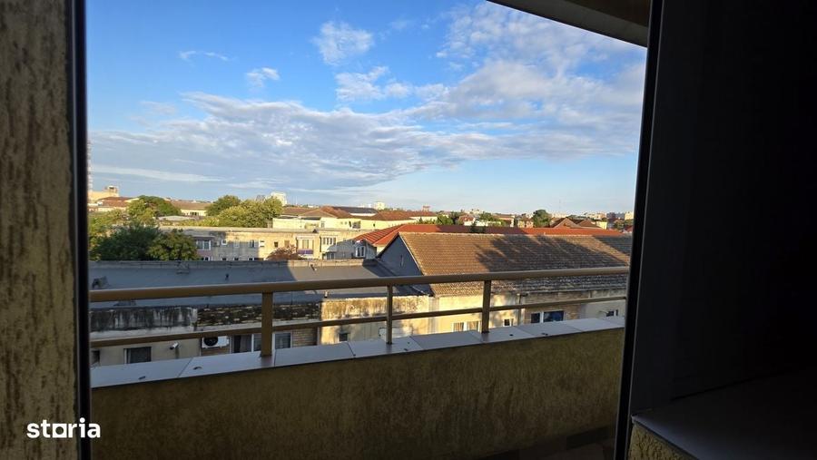 Apartament cu 4 camere decomandat în Complex Studențesc