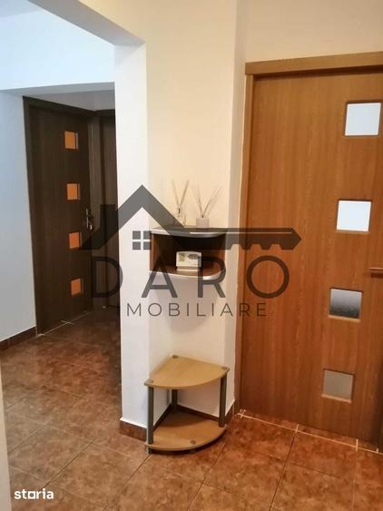 Apartament cu 3 camere decomandat în Cornișa
