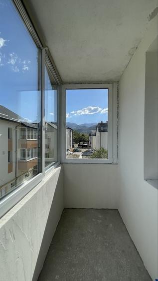 Apartament cu 3 camere decomandat în Baru
