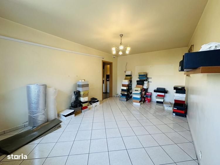 Apartament cu 3 camere decomandat în Apusului