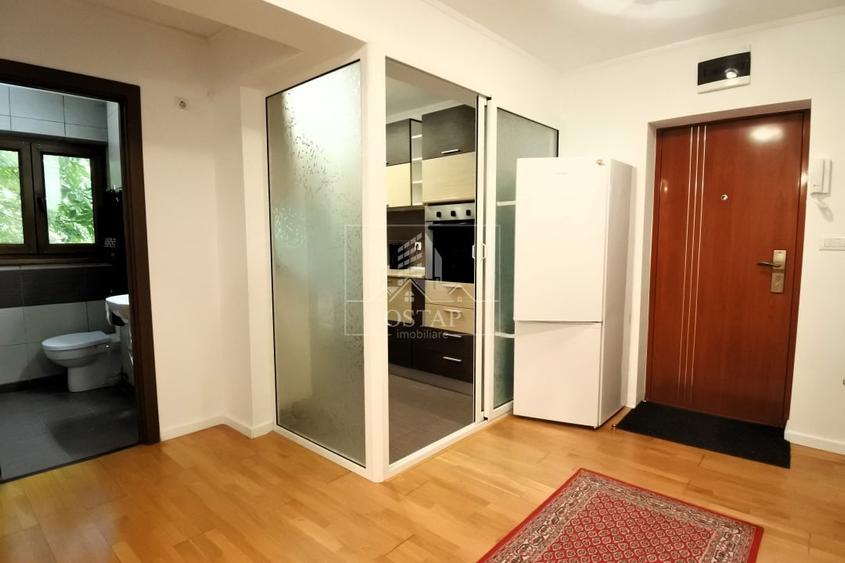 Apartament cu 2 camere decomandat, mobilat în Central