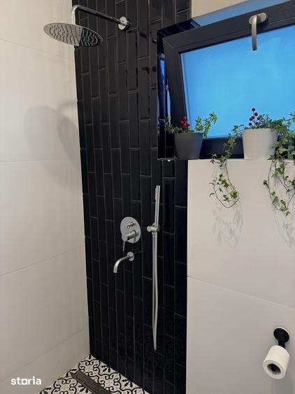 Casă cu 5 camere cu Teren 465 Mp în Central