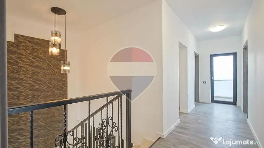 Casă cu 5 camere cu Teren 350 Mp în Bunloc