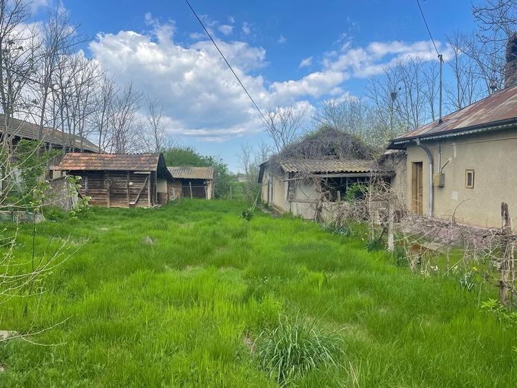 Casă cu Teren 776 Mp în Boldești