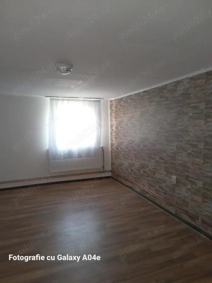 Casă cu 3 camere cu Teren 500 Mp în Predeal