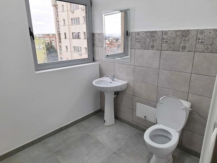 Apartament cu 4 camere decomandat în Centrul Civic