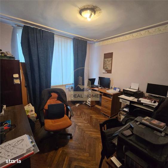 Apartament cu 3 camere decomandat în Alexandru cel Bun