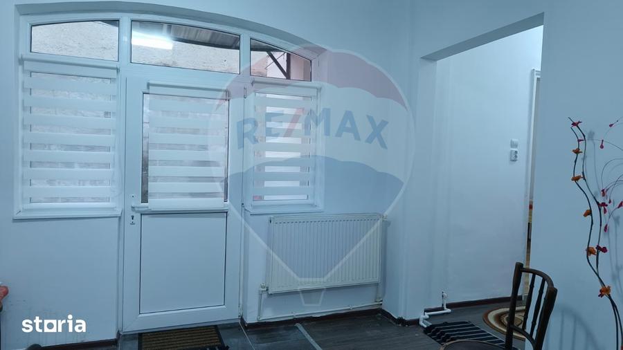 Casă cu 3 camere cu Teren 127.58 Mp în Piața Centrală