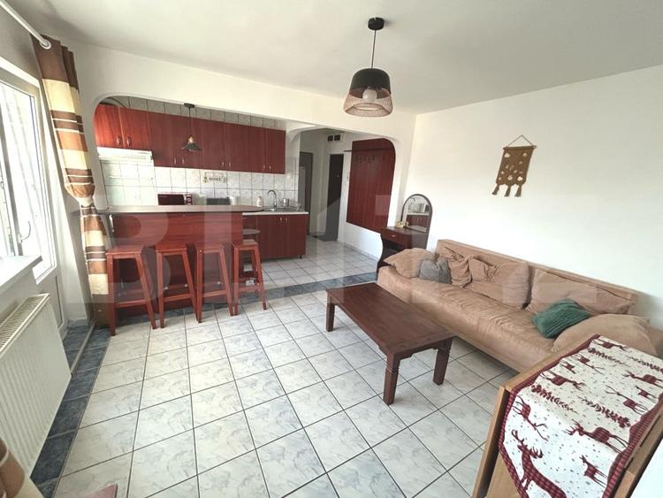 Apartament cu 4 camere decomandat, mobilat în Cetate