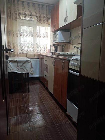 Apartament cu 2 camere semidecomandat în Cuza Vodă