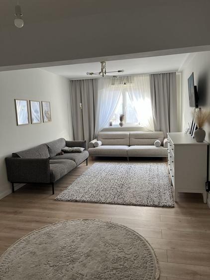Casă cu 4 camere decomandat în Central