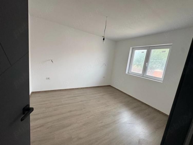 Casă cu 3 camere cu Teren 500 Mp în Sânmihaiu Român