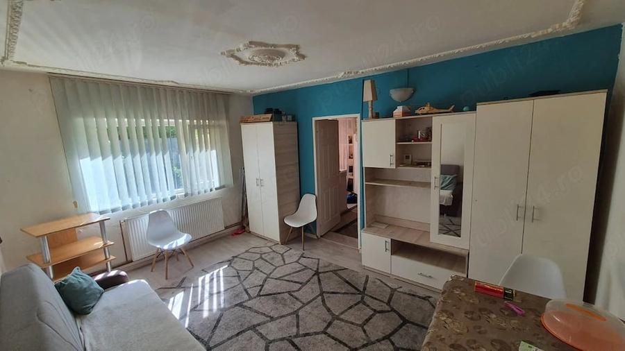 Apartament cu 3 camere semidecomandat în Șagului