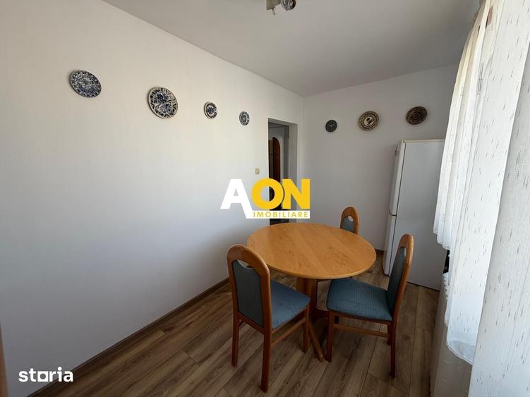 Apartament cu 3 camere în Cetate