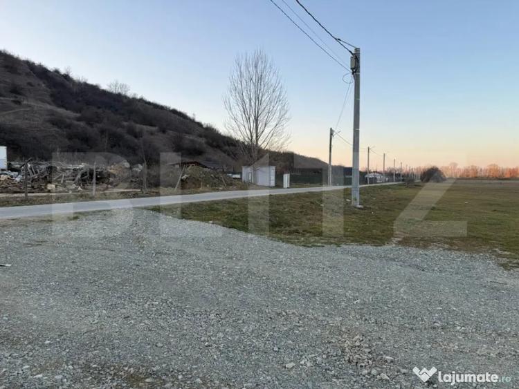 Teren de 4307 mp, în Podari