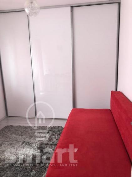 Apartament cu 2 camere semidecomandat, mobilat în Florești