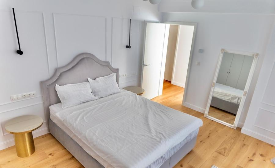 Apartament cu 3 camere decomandat în Băneasa