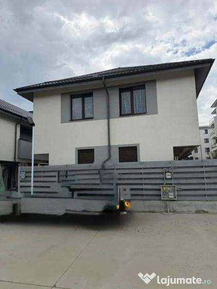 Casă cu 3 camere în Central
