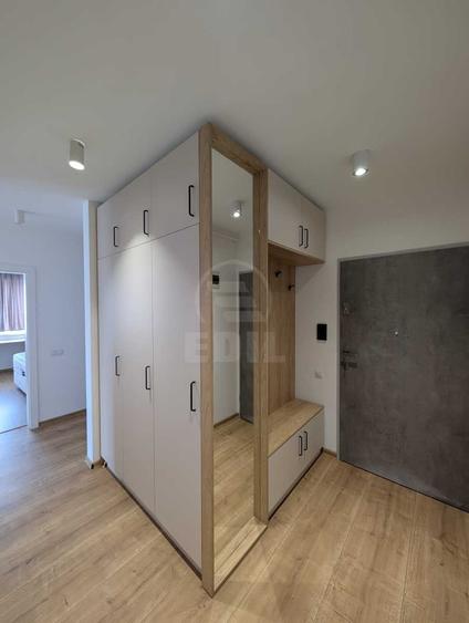 Apartament cu 3 camere semidecomandat în Florești