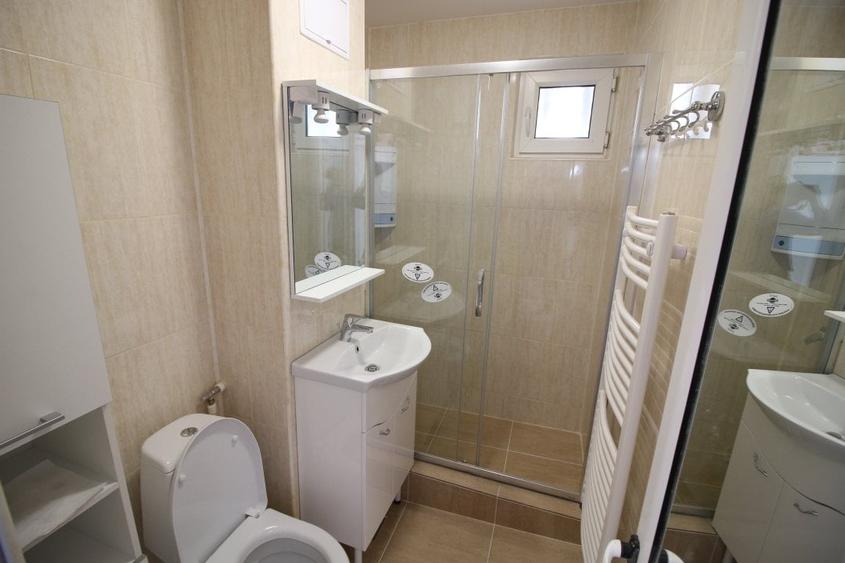Apartament cu 4 camere decomandat, mobilat în Micro 20