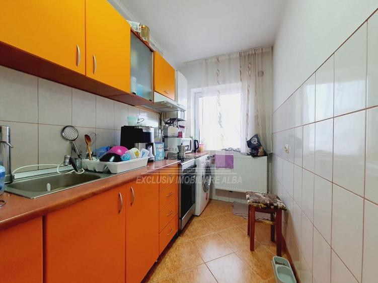 Apartament cu 3 camere decomandat, mobilat în Cetate
