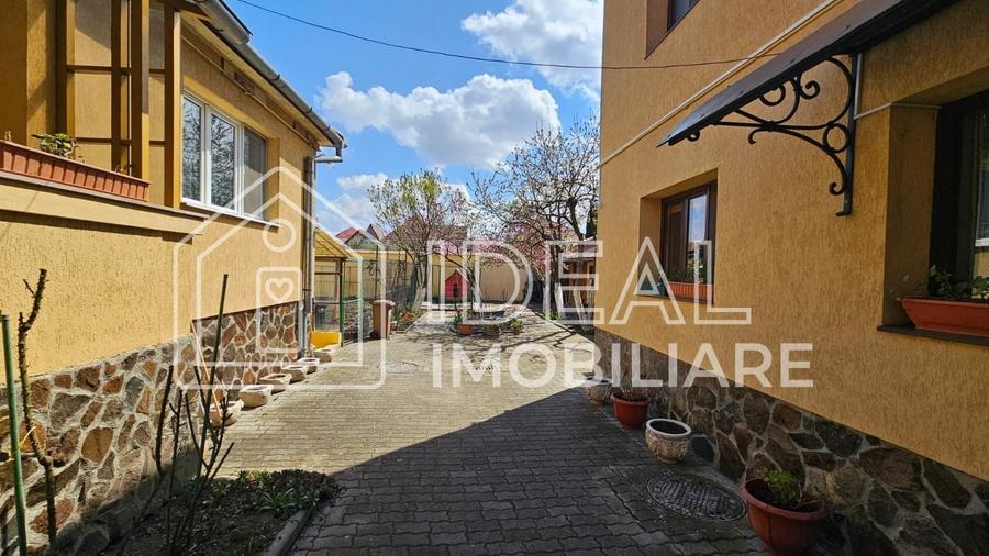 Casă individuală cu 8 camere cu Canalizare în Țiglari
