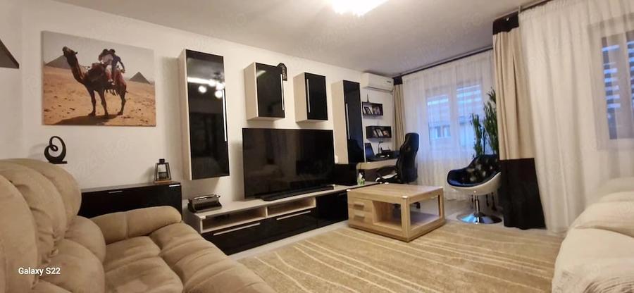 Apartament cu 3 camere decomandat, mobilat în Central